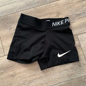 Girls Nike Pro